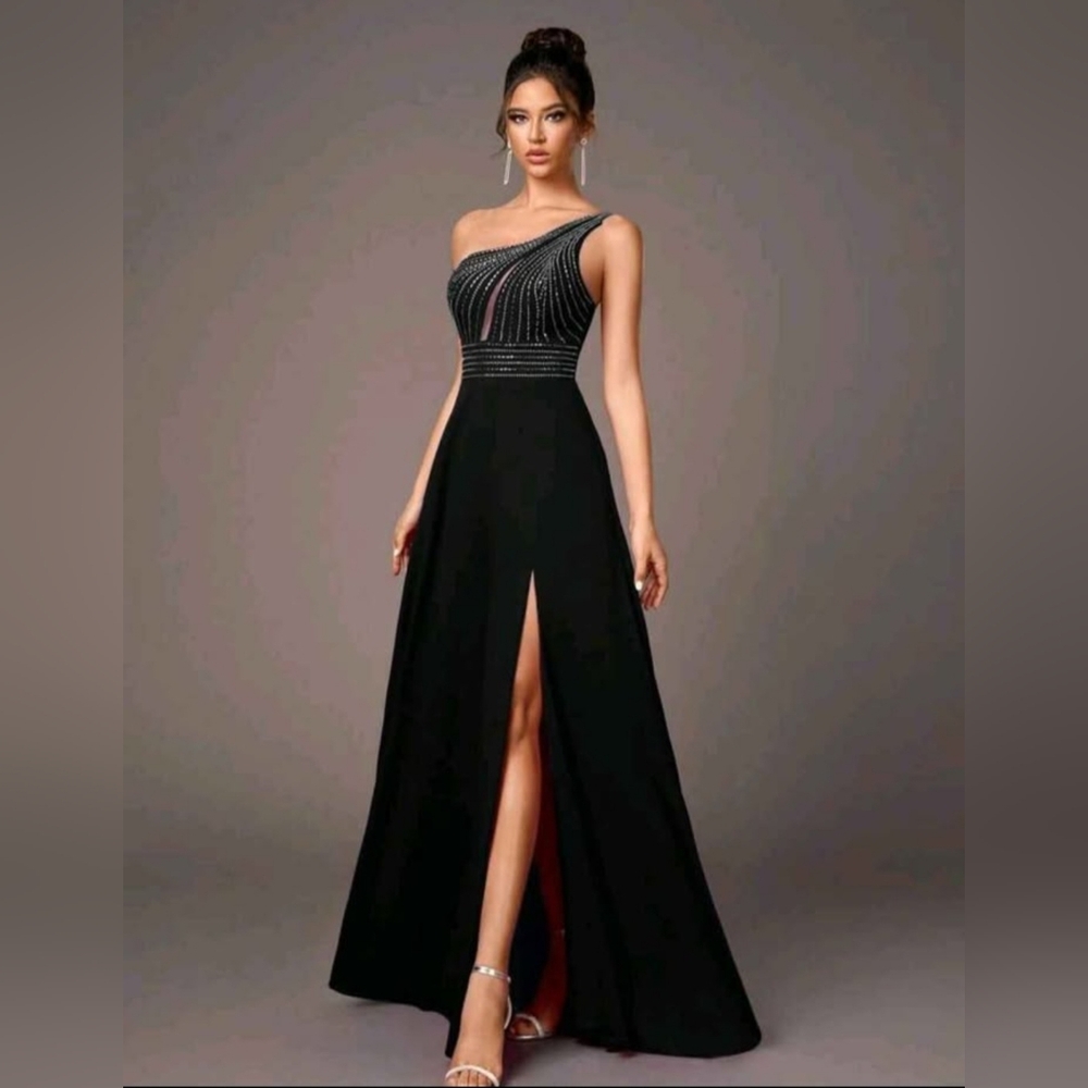 Elegant Black One-Shoulder Evening Dress